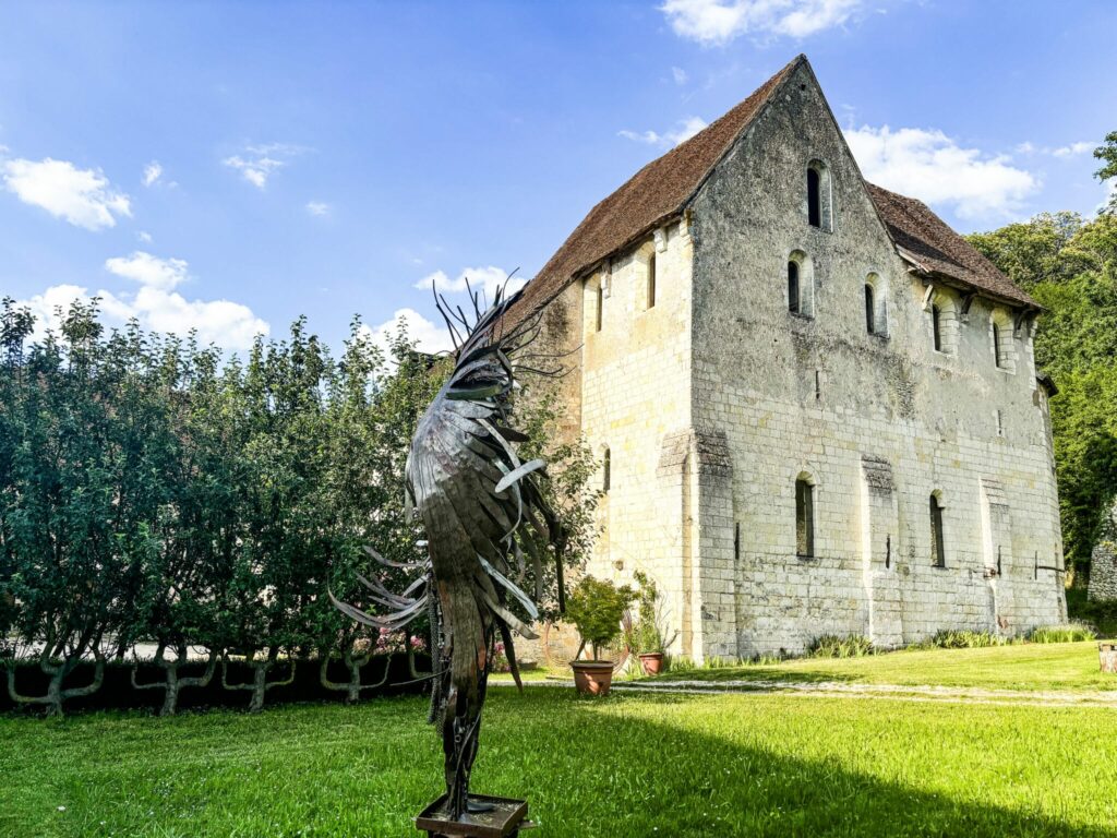 If you're planning to visit several châteaux, buying a pass to visit the châteaux of the Loire Valley is a great way to optimise your budget and discover the wonders of the region without breaking the bank.