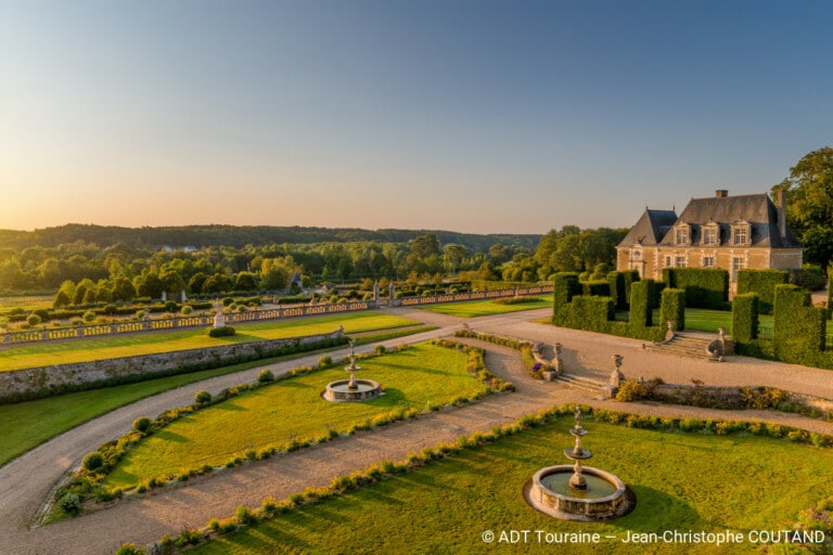 Jardins en terrasses du château de Valmer