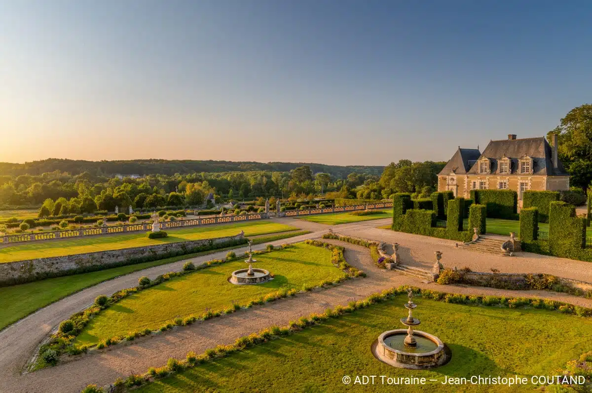Jardins en terrasses du château de Valmer